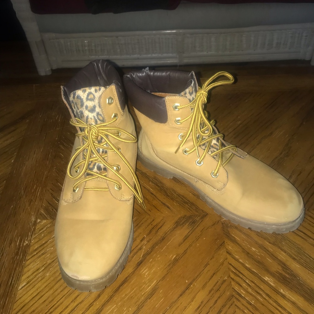 Timberlands - Picture 2 of 2